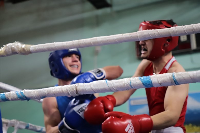 GENÇ YUMRUKLAR AKSARAY'DA BULUŞTU